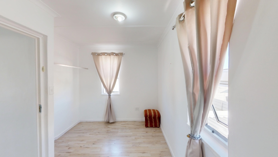 3 Bedroom Property for Sale in Harmony Village Western Cape